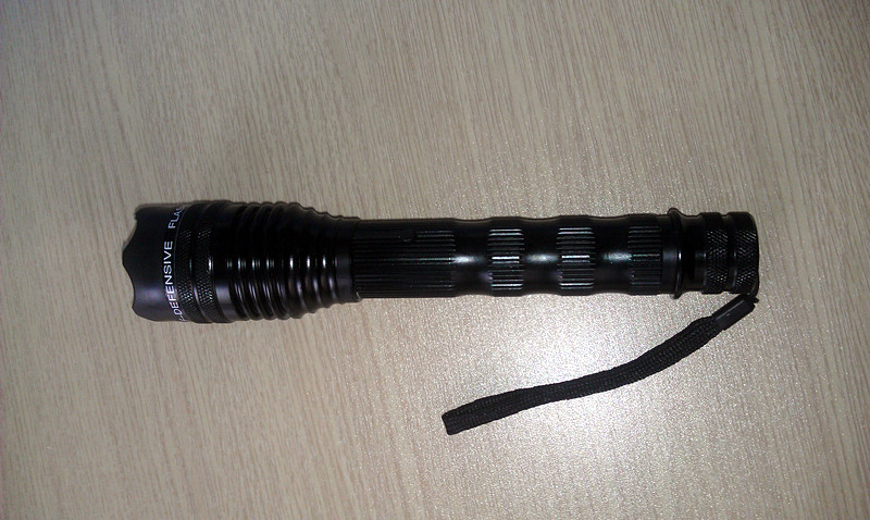 ZD156型强光手电（加强型）电子防暴器